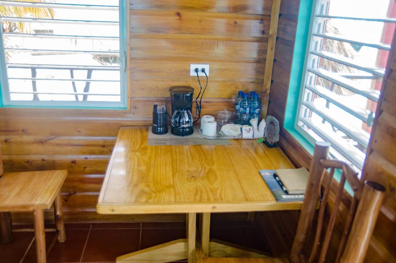 King Lewey'S Island Resort Placencia Exterior foto